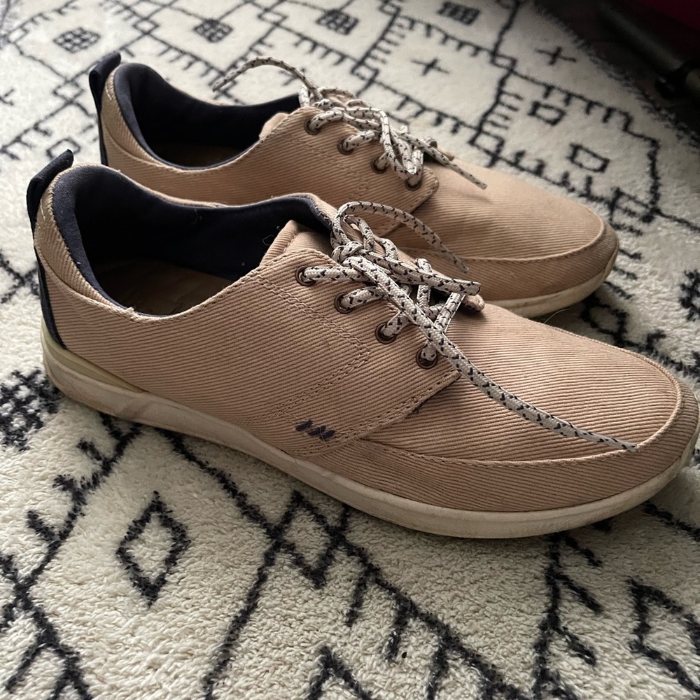 Reef size 8 womens slip on loafers